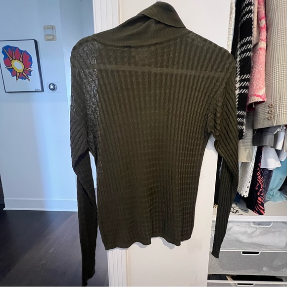 Green turtleneck - Picture 2 of 4